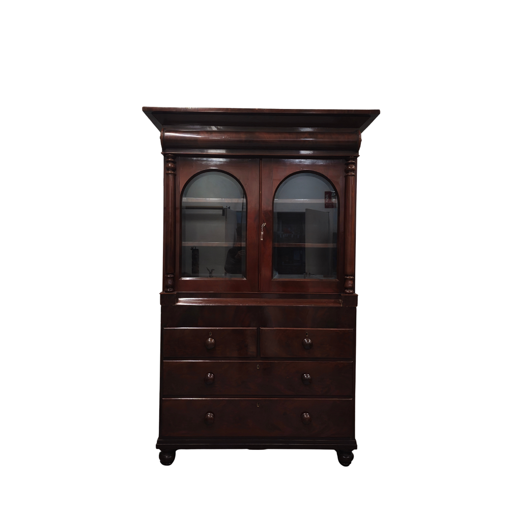 VICTORIAN STYLE MAHOGANY DISPLAY CABINET.