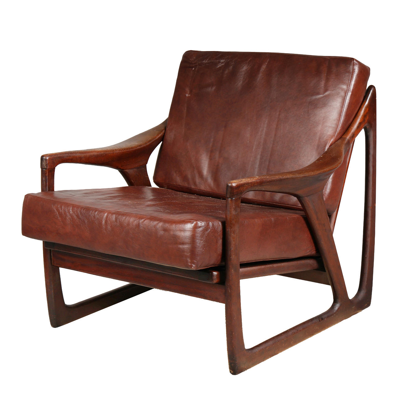 A 20TH CENTURY LOUNGE CHAIR.