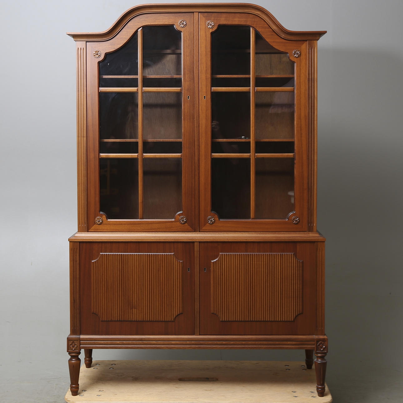 SKÅP, gustaviansk stil, 1900-tal.