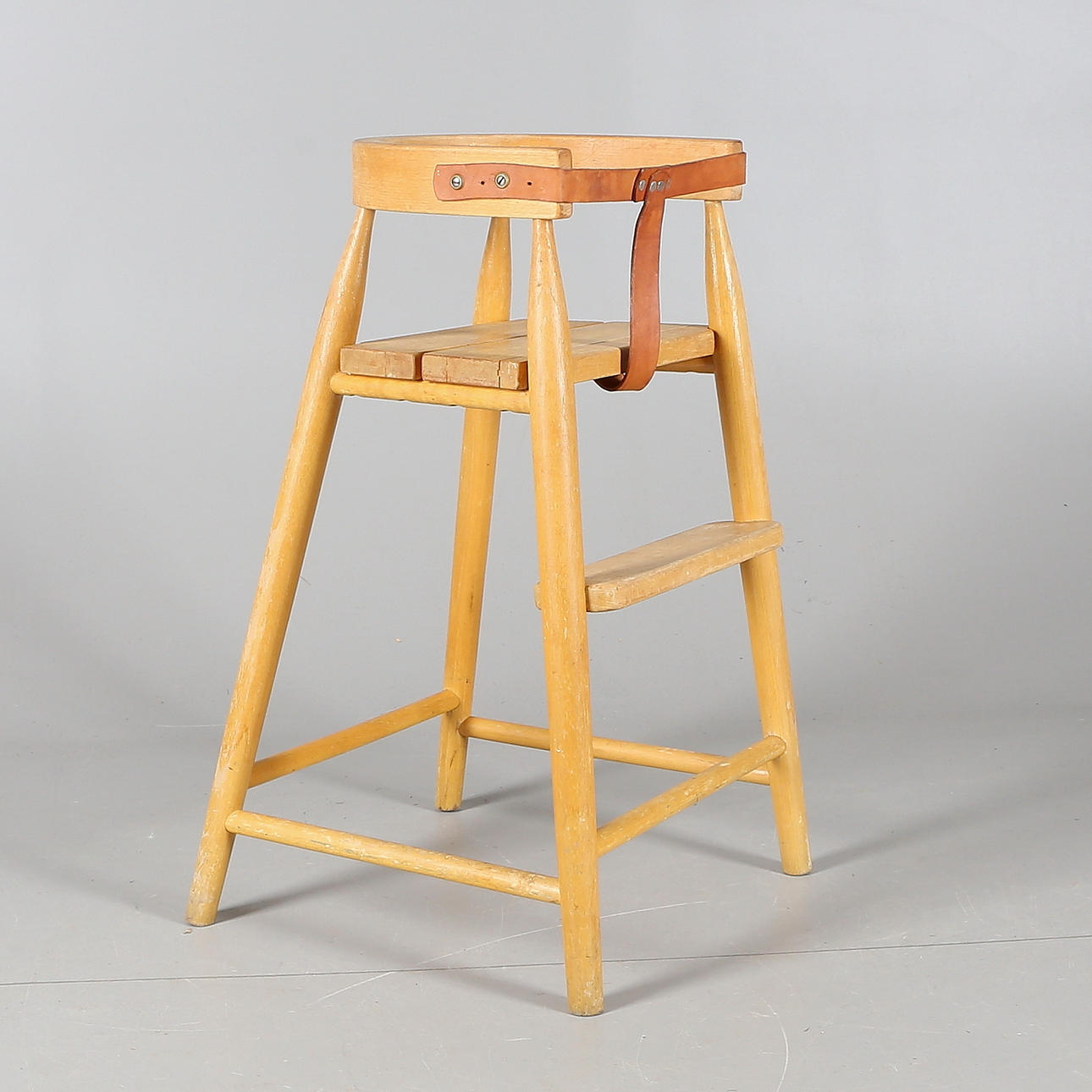 BARNSTOL, Nesto, Nässjö stolfabrik, 1900-tal.