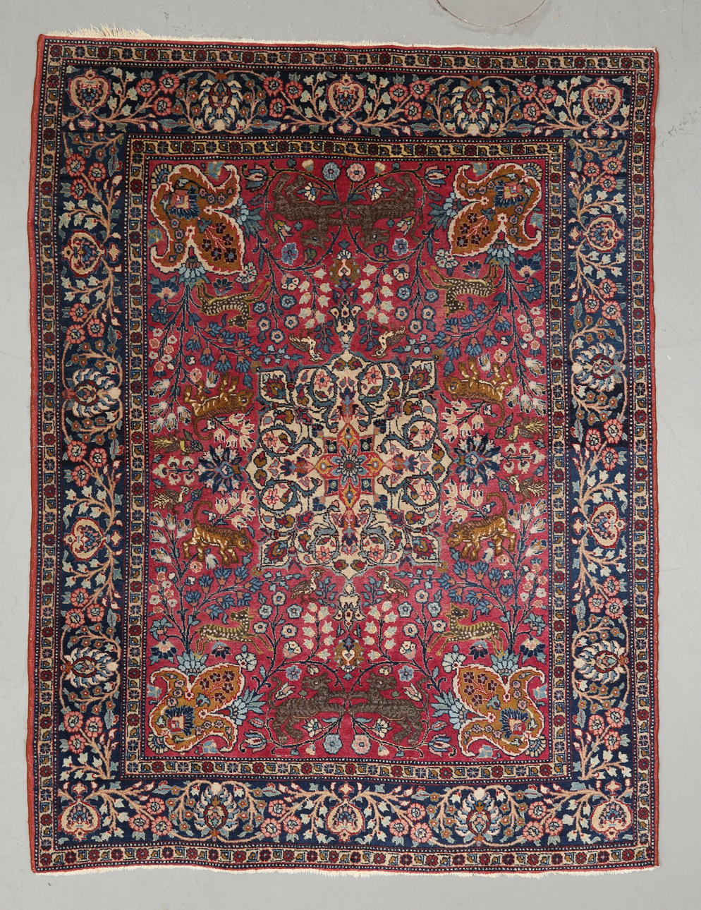 MATTA, figural, Keshan, 186 x 140 cm.