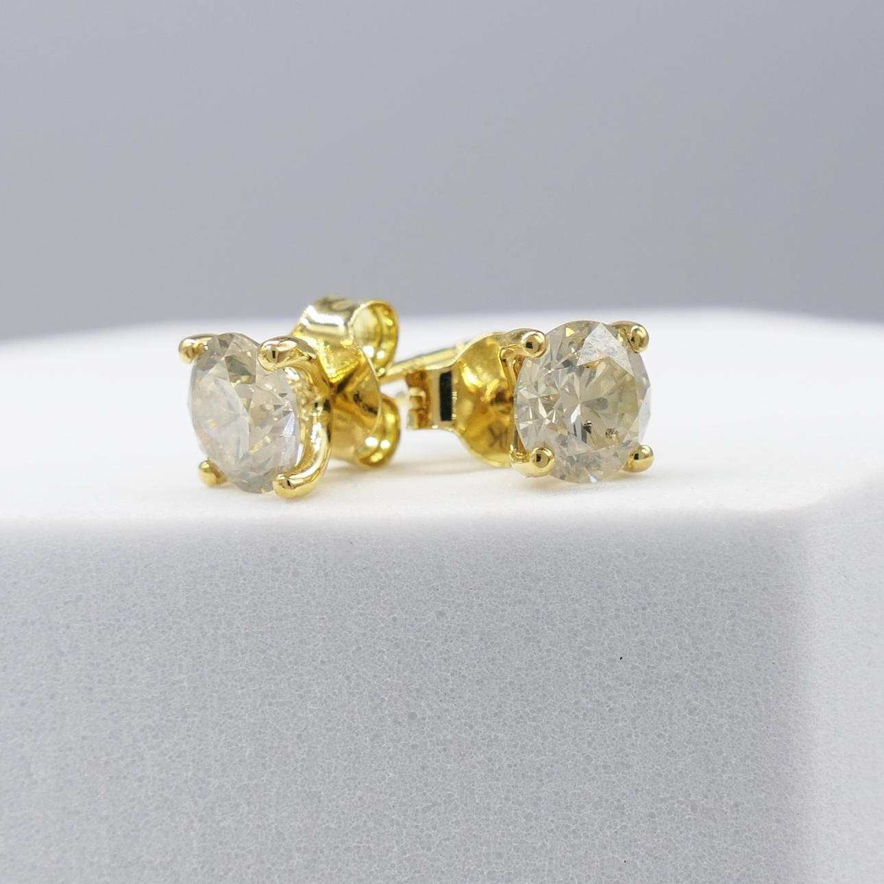 1.47CT DIAMOND solitaire studs.