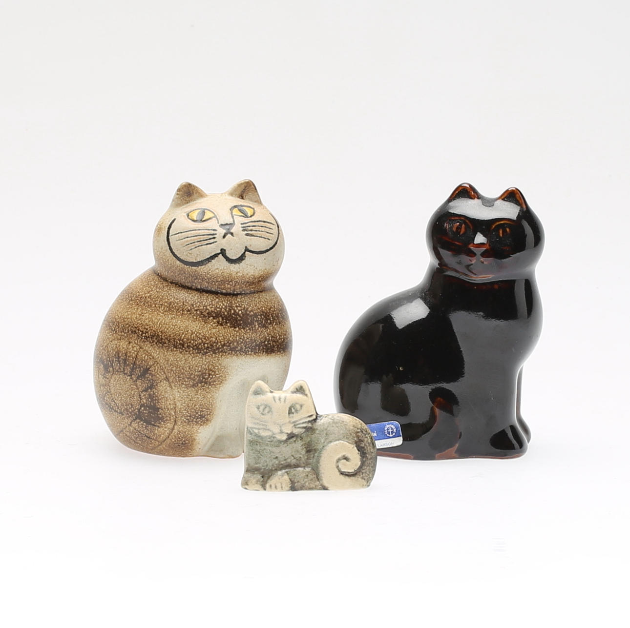 LISA LARSON. 3 st, stengods, figurer, K-studion, Gustavsberg samt Gustavsberg.