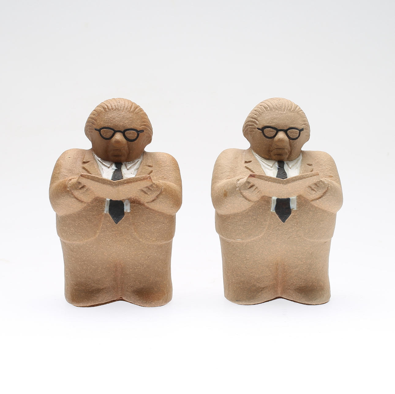 LISA LARSON. Sparbössor, 2 st, stengods, "Gunnar Sträng", Gustavsberg.