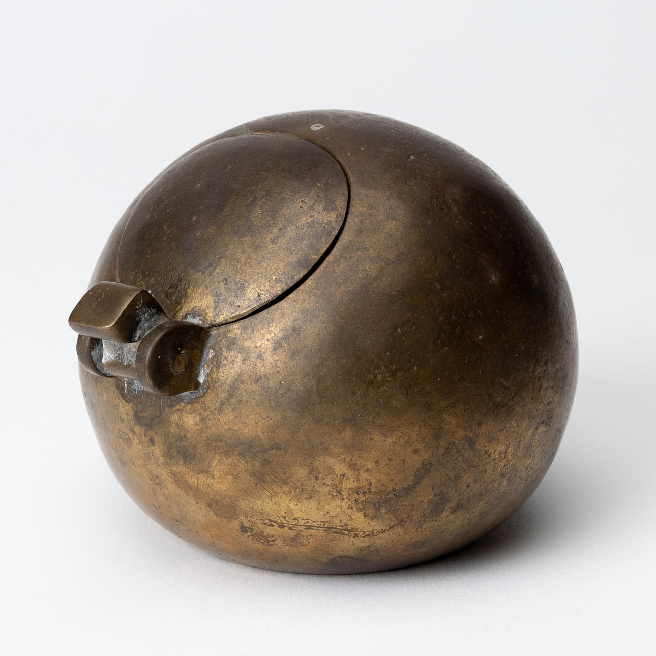 A brass ashtray, M Valenti, Spain, 1900.