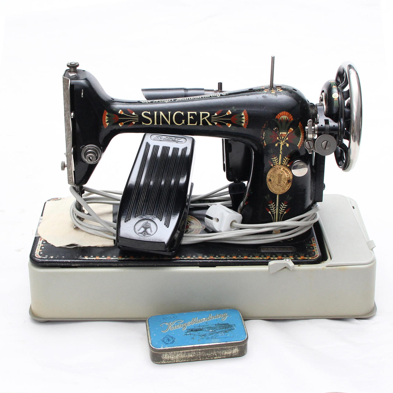 SEWING MACHINE, in bag.