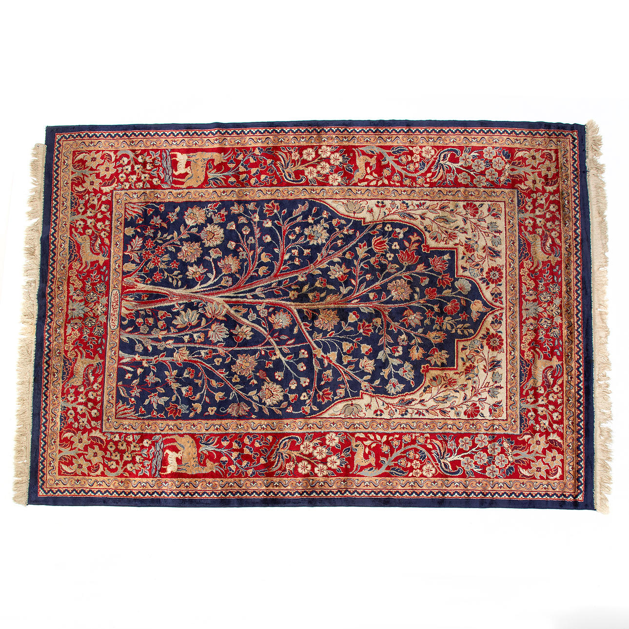 CARPET. Oriental, machine woven.