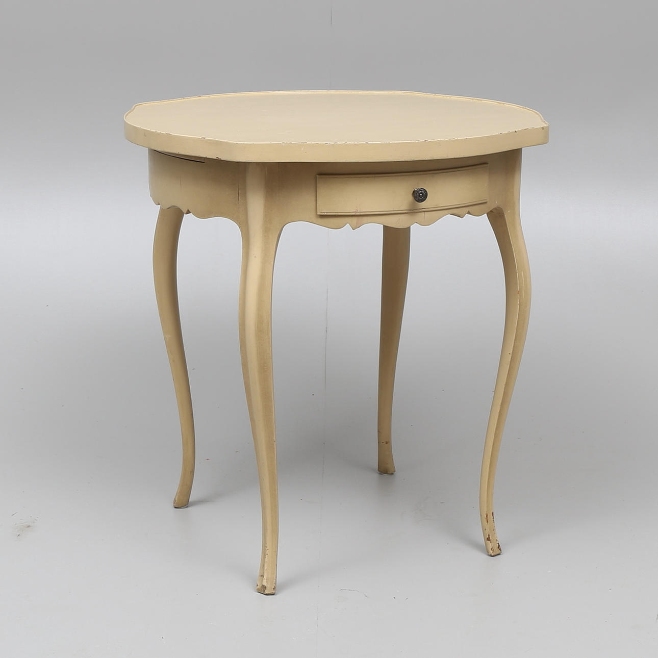 BORD, med lådor och avlastningsskivor, rokokostil, 1900-talets första hälft.