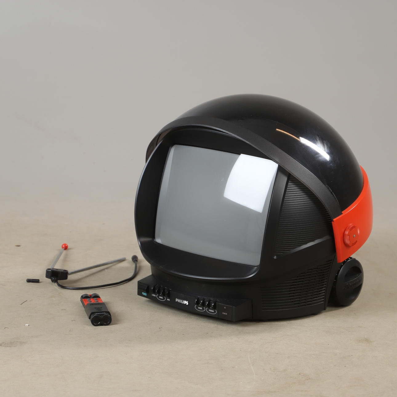 TV, “Space Helmet TV”, Philips discoverer, design Lee Honson, Italy ...