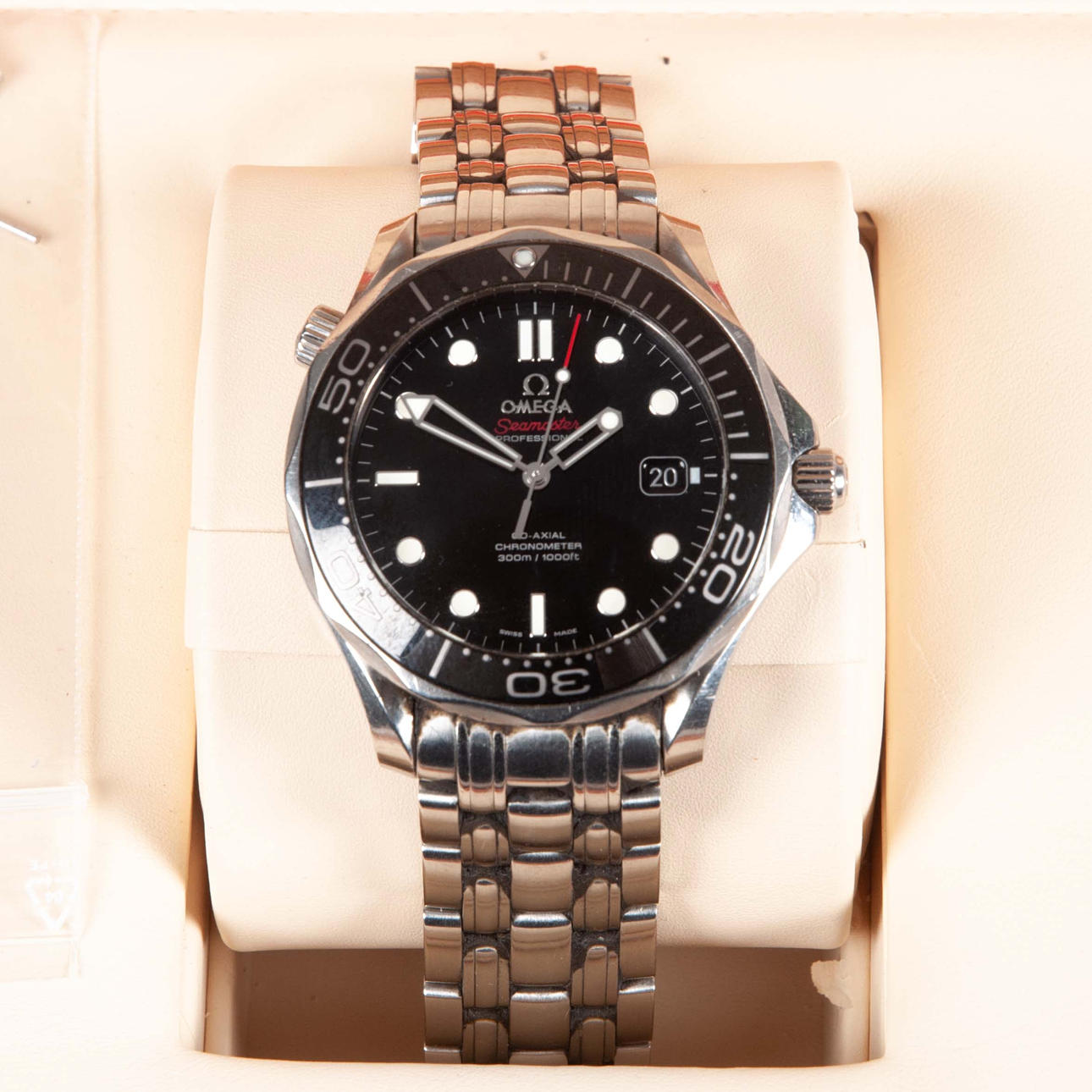 OMEGA SEAMASTER DIVER. 300m Co-Axial, Full Set.