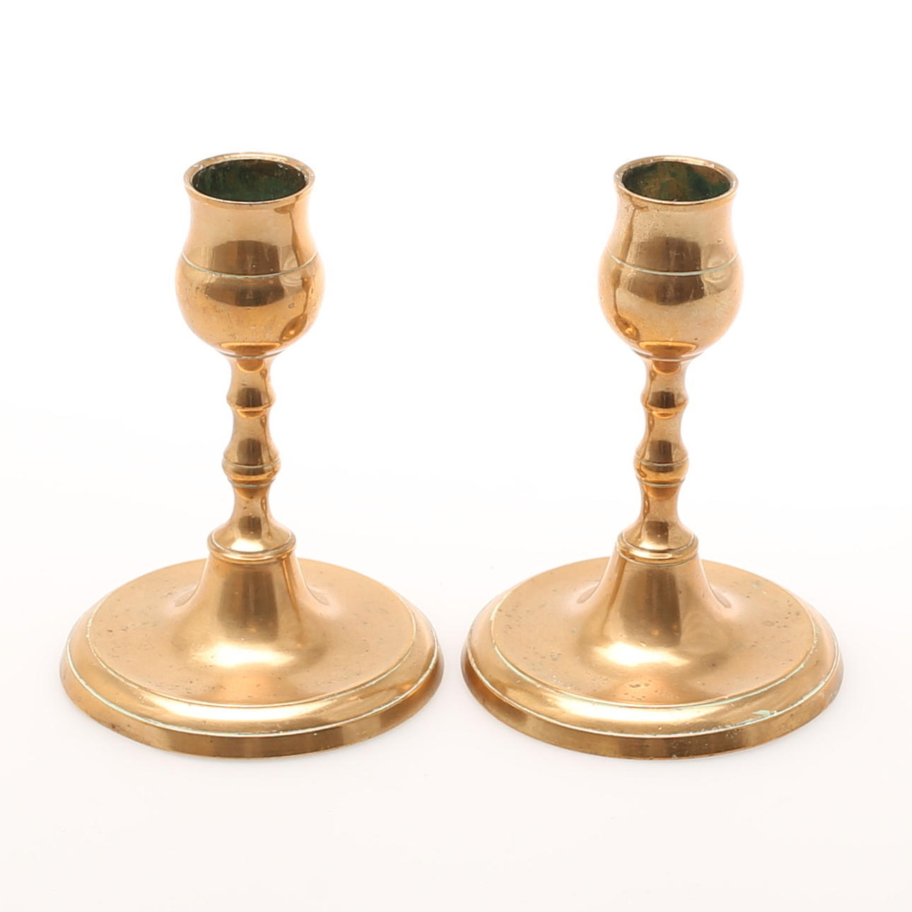 LJUSSTAKAR, ett par, mässing, Skultuna bruk nr 11.