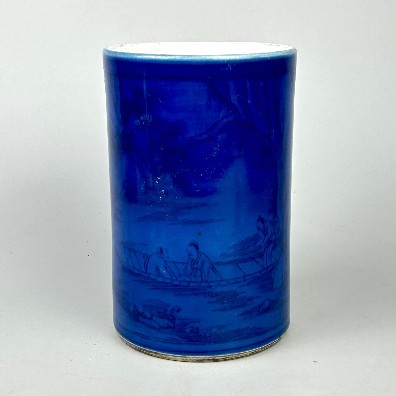 CHINESE PORCELAIN BLUE BRUSH POT.