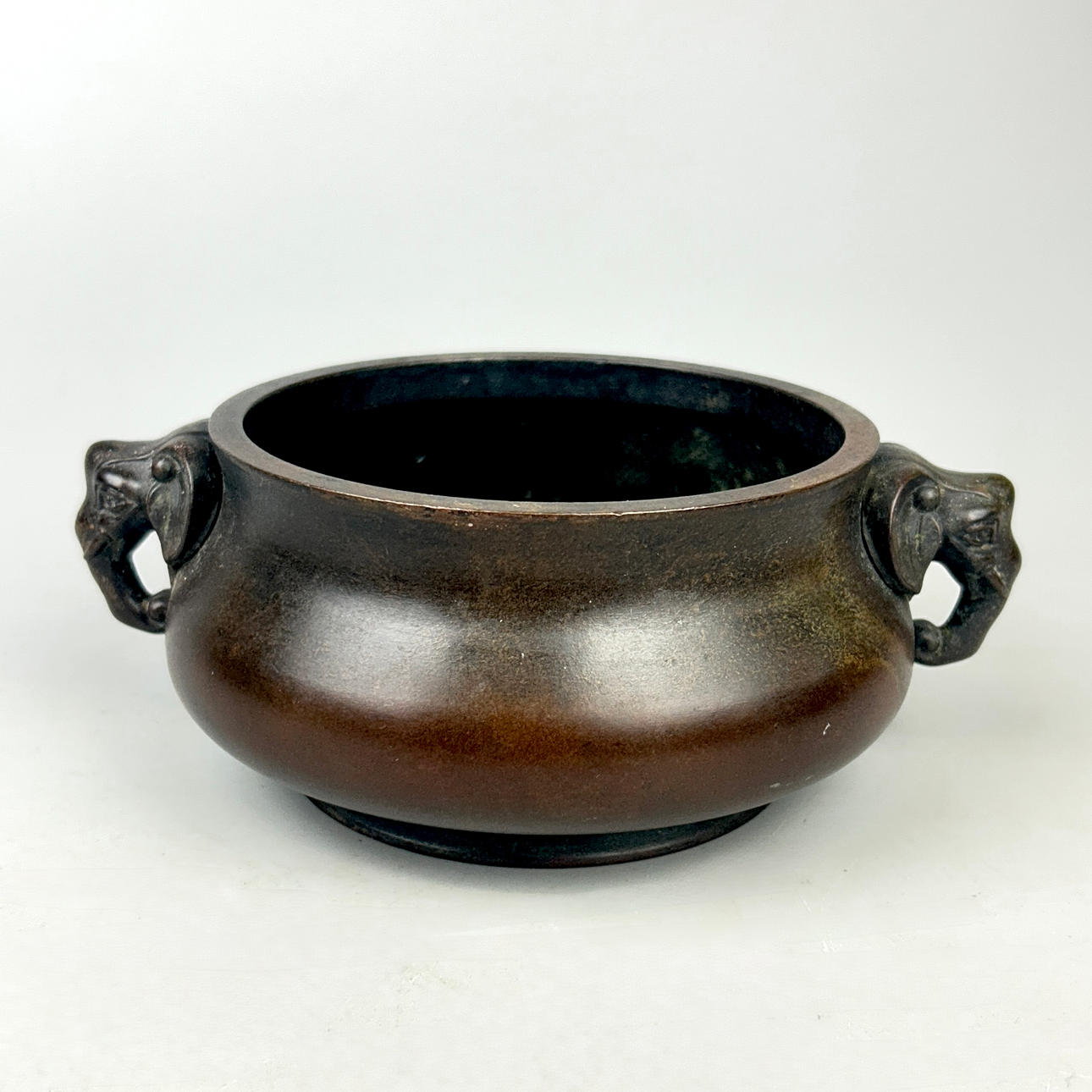 CHINESE ELEPHANT HANDLE CENSER.