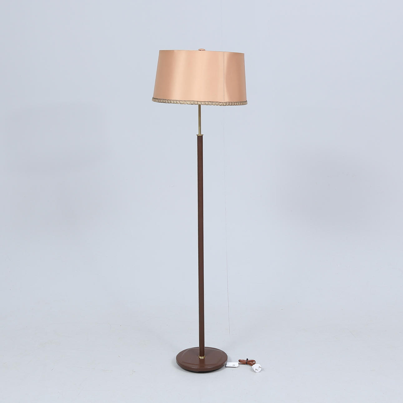 GOLVLAMPA, EAE Eskilstuna, 1900-tal.