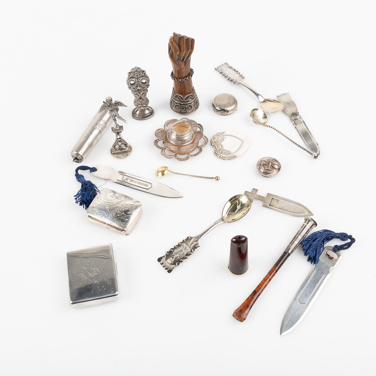 COLLECTION OBJECTS IN SILVER, 18 pcs. Silver & Metals - Silver - Auctionet
