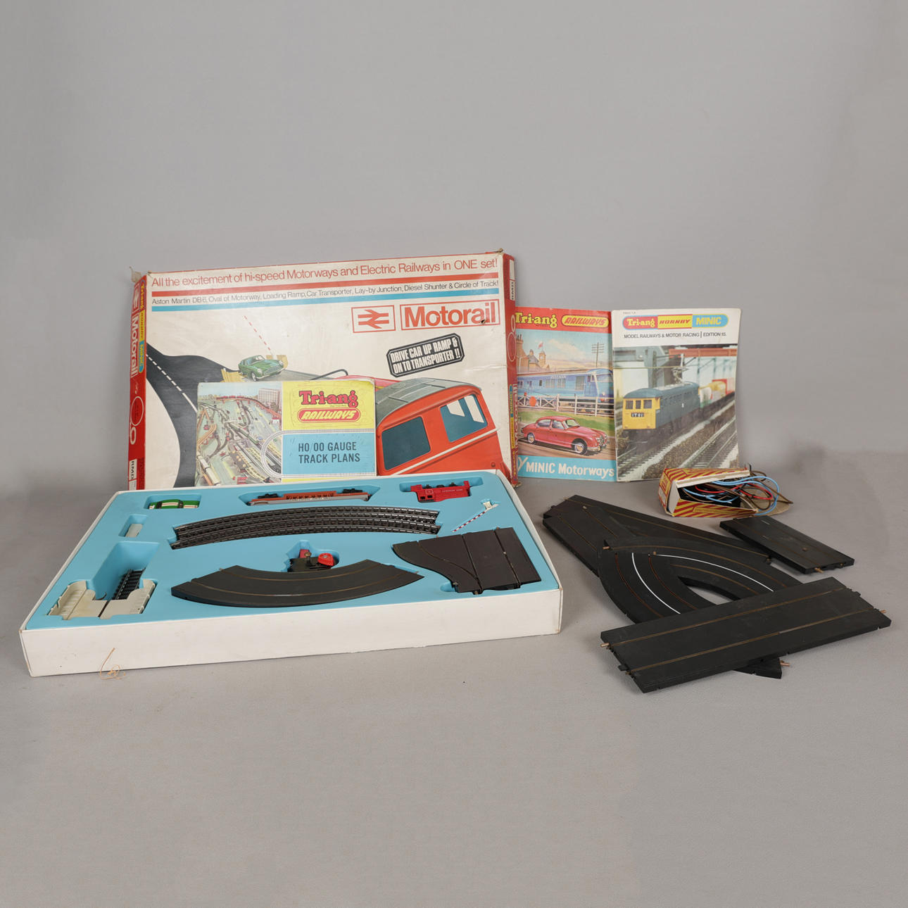 TRI-ANG HORNBY MINIC MOTORAIL SET.