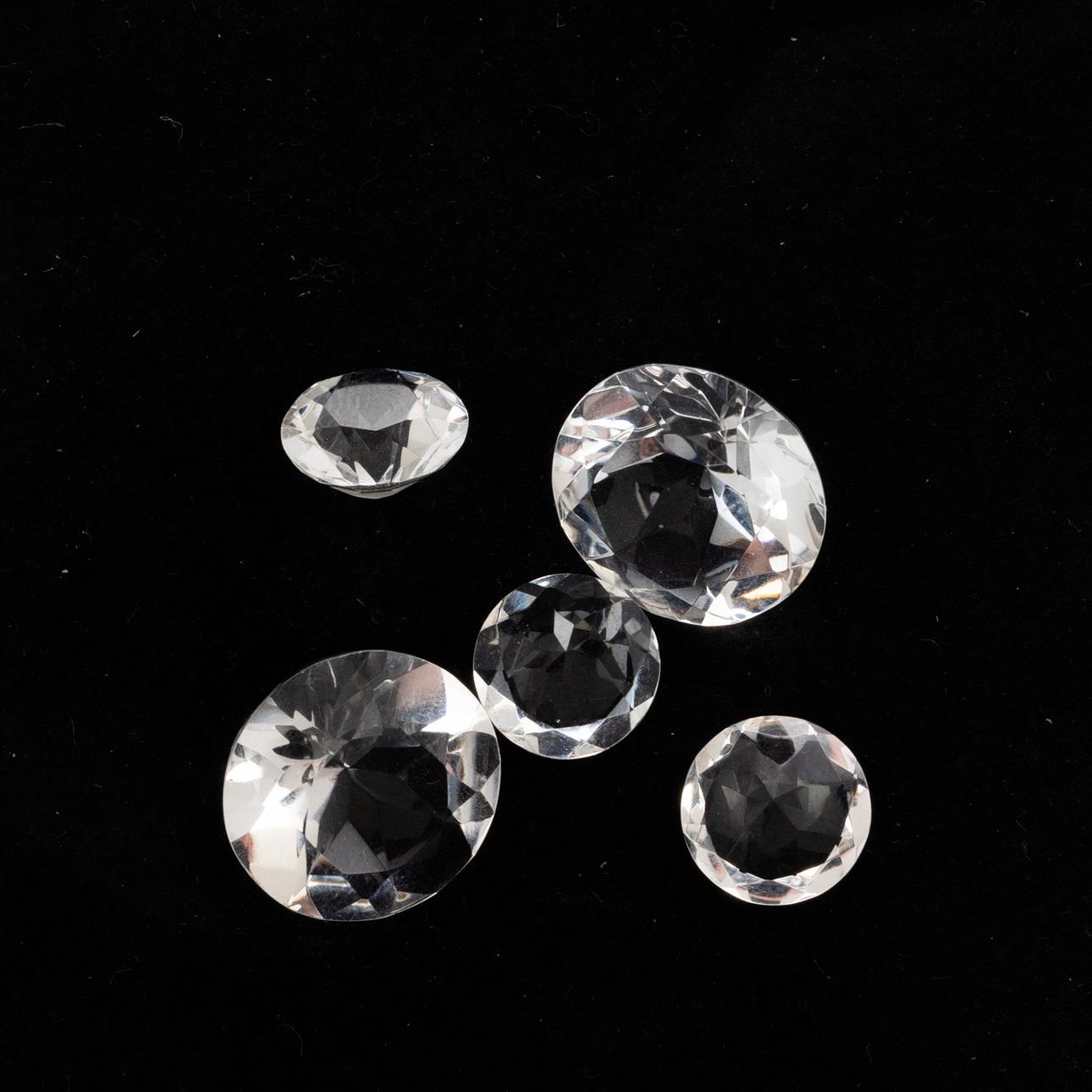 ROCK CRYSTALS, 5 pcs, 28,48 ct.