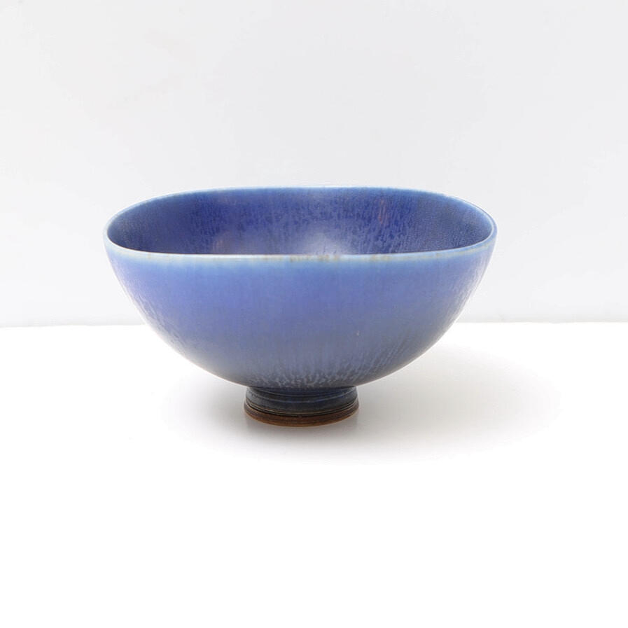 BERNDT FRIBERG. Kippis, Gustavsbergin studiolle.