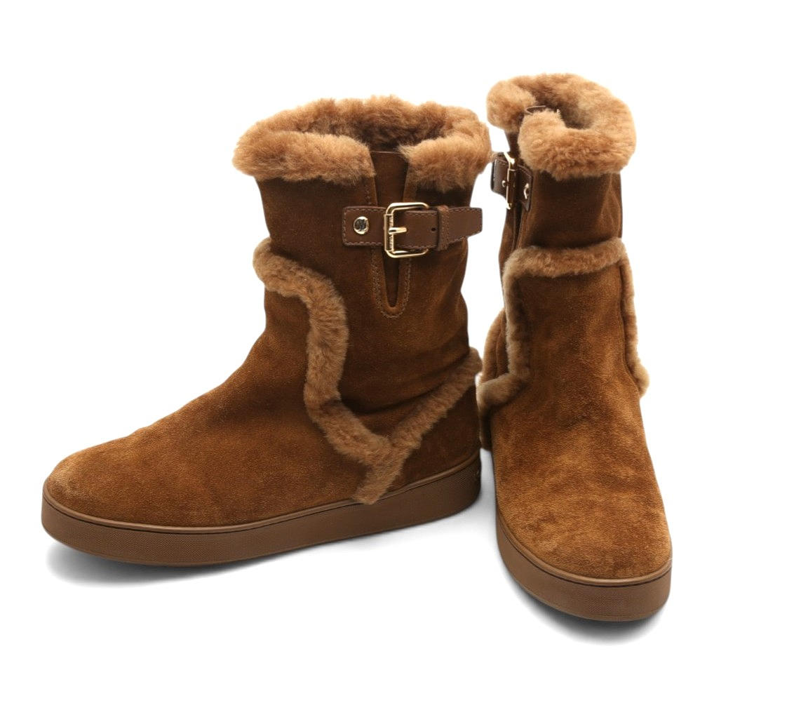 LOUIS VUITTON. Boots.