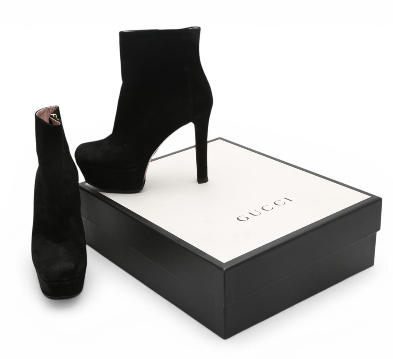 GUCCI. Black boots with logo.