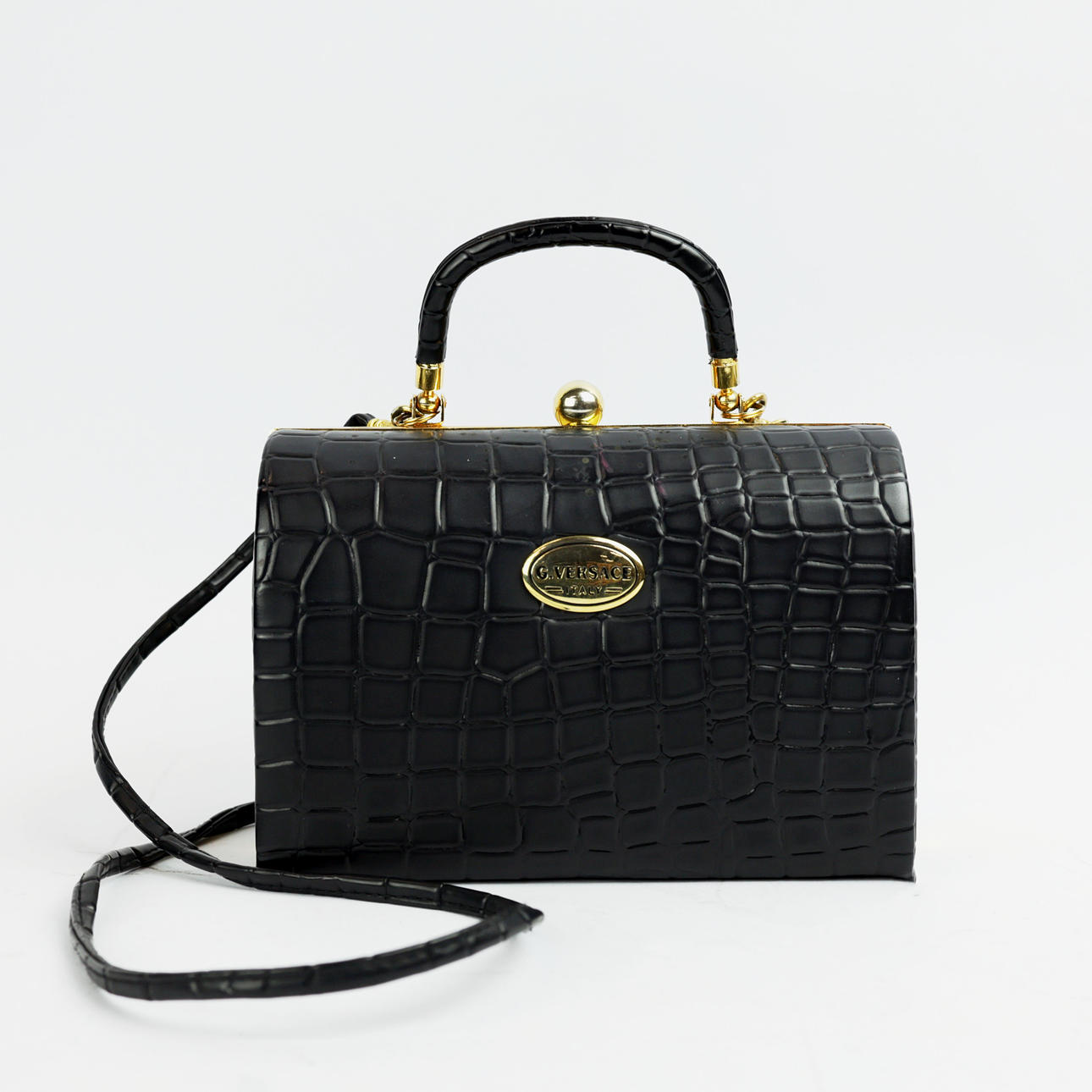 GIANNI VERSACE 黒 ボックス型 ショルダーバッグ A GIANNI VERSACE BLACK BOX BAG. Vintage & Designer Fashion - Auctionet