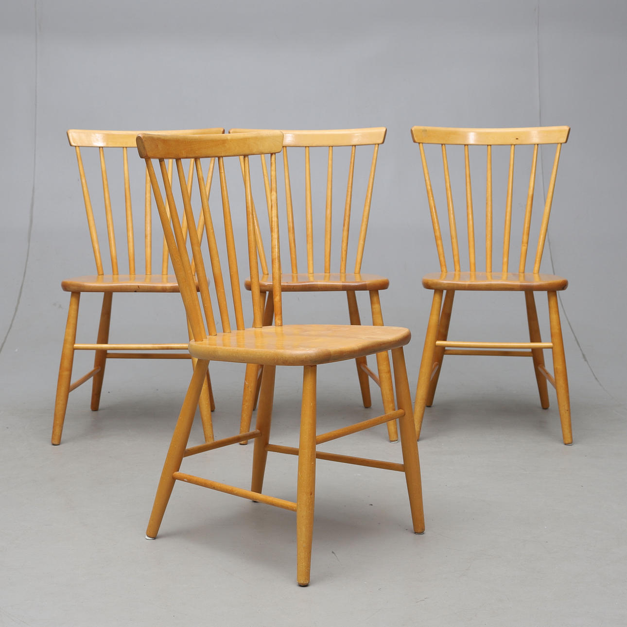 PINNSTOLAR, 4 st, björk, 1960-tal.