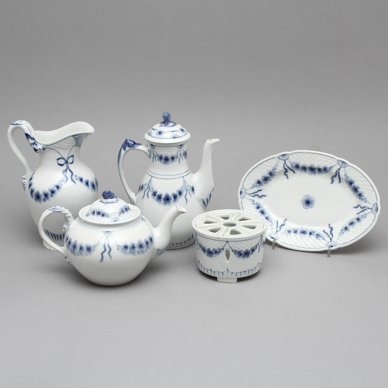 PORSLIN, 5 delar "Empire", Bing & Gröndahl.