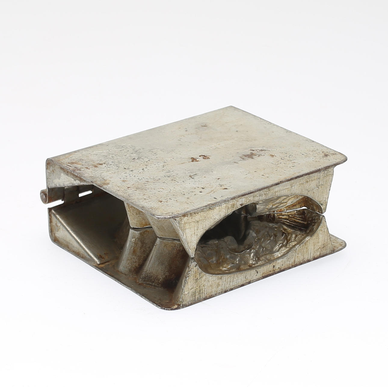 CHOKLADFORM, i form av påskkärring/ häxa, metall, 1900-tal.