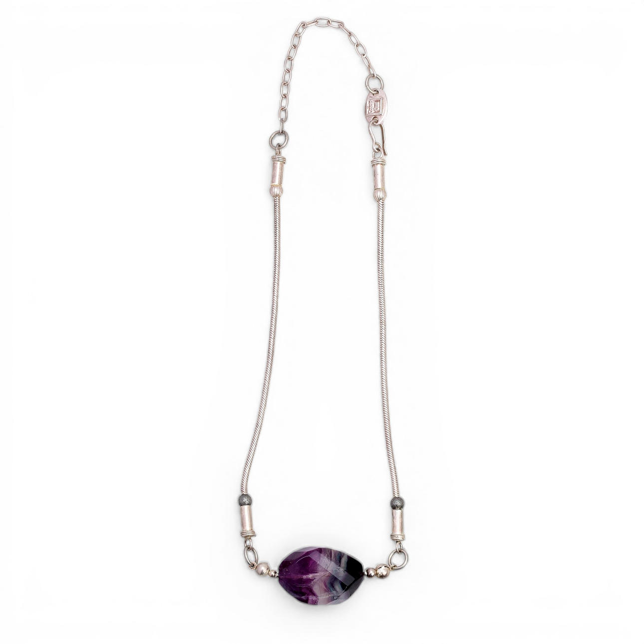 Concep Gual choker in silver and amethyst.
