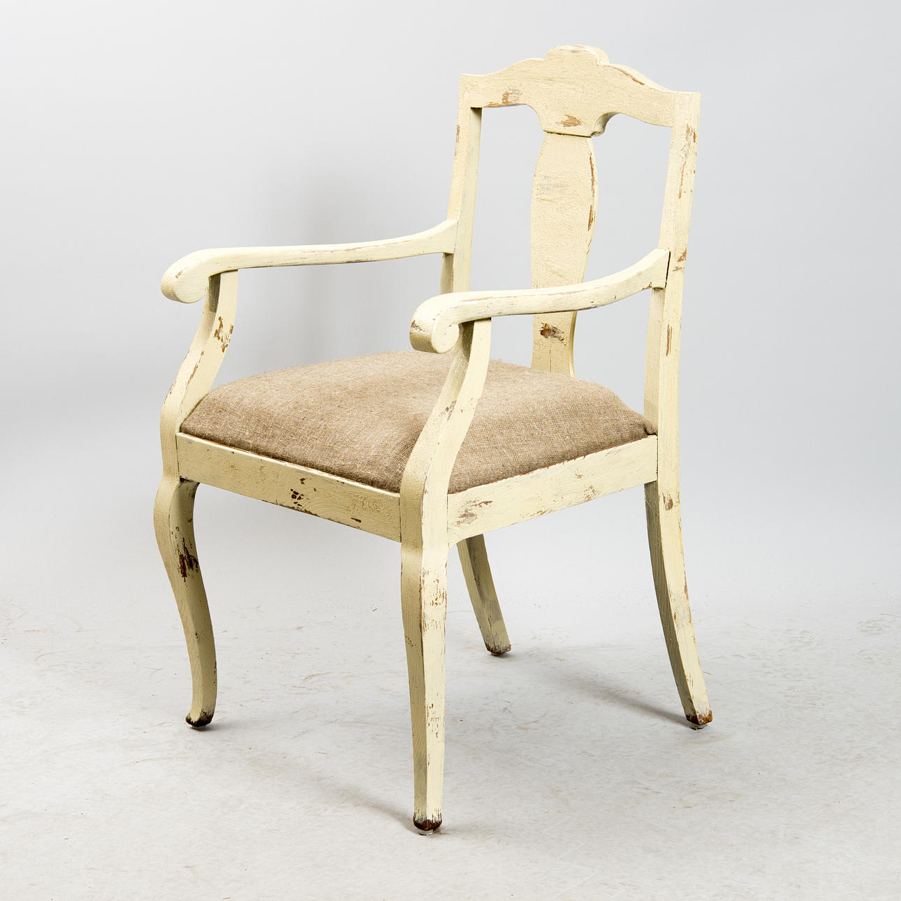 KARMSTOL, vitmålad med linneklädsel, jugend.