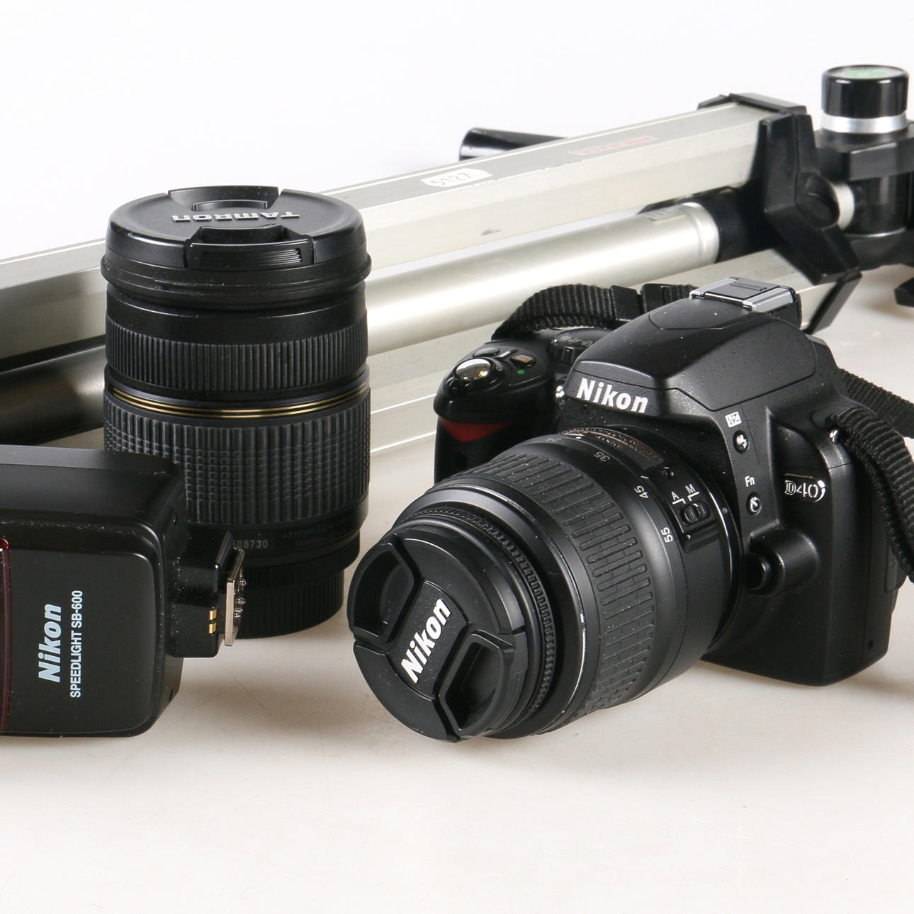 KAMERA, Nikon D40, 2 objektiv Nikon samt Tamron.