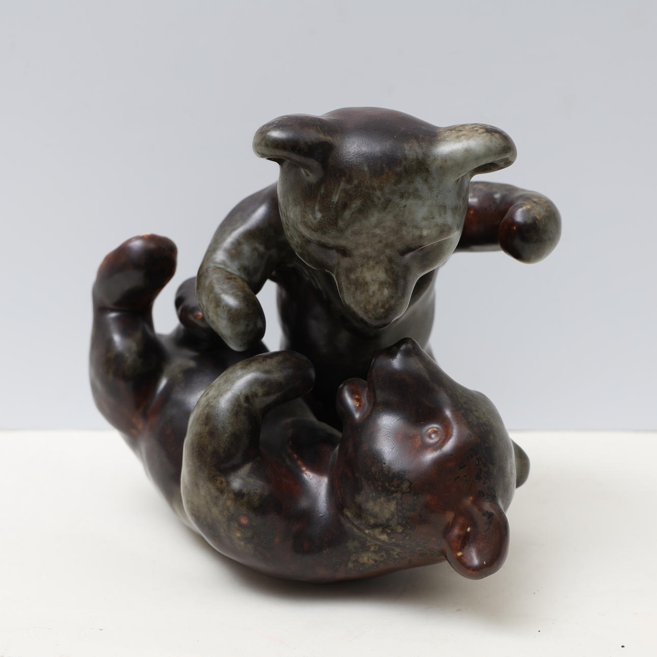 KARL GRÖSSL. Rörstrand, play duck bears.