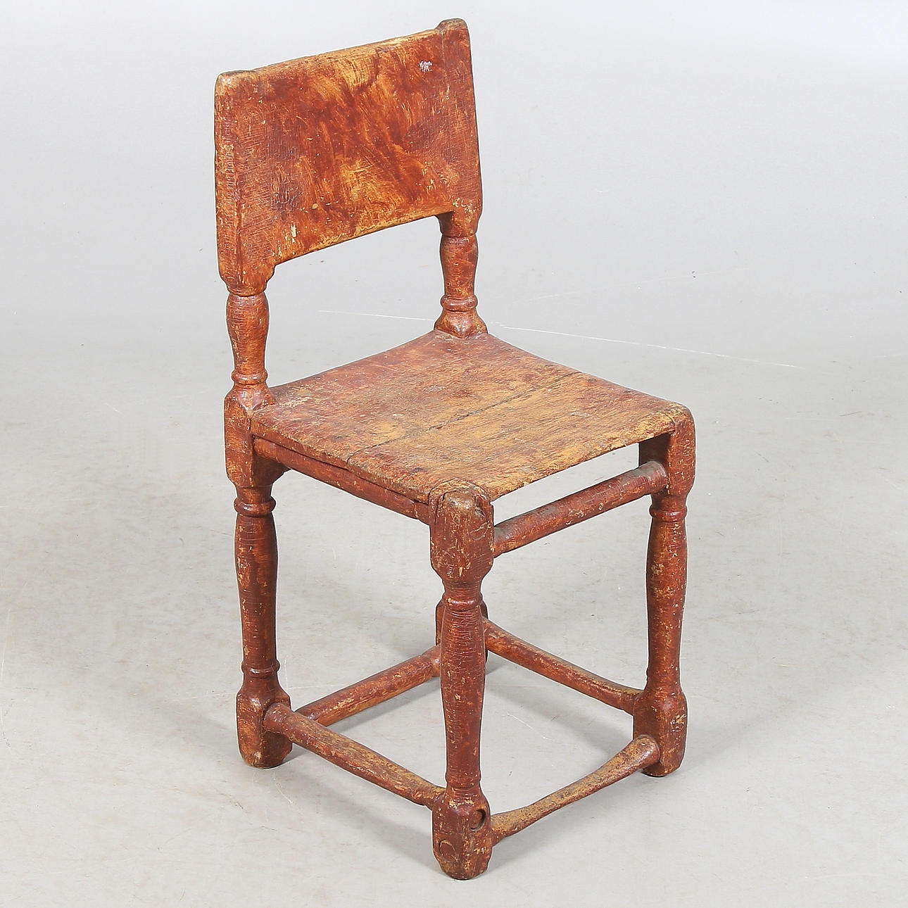 STOL, trä, allmoge, ägarmärkt "OLM", 1800-talets första hälft.