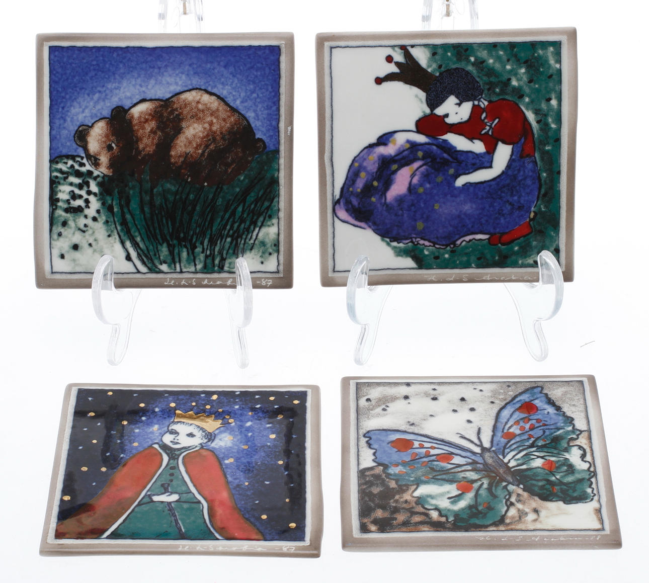 PORSLINSPLATTOR, 4 st, Heljä Liukko-Sundström, Arabia, sign.