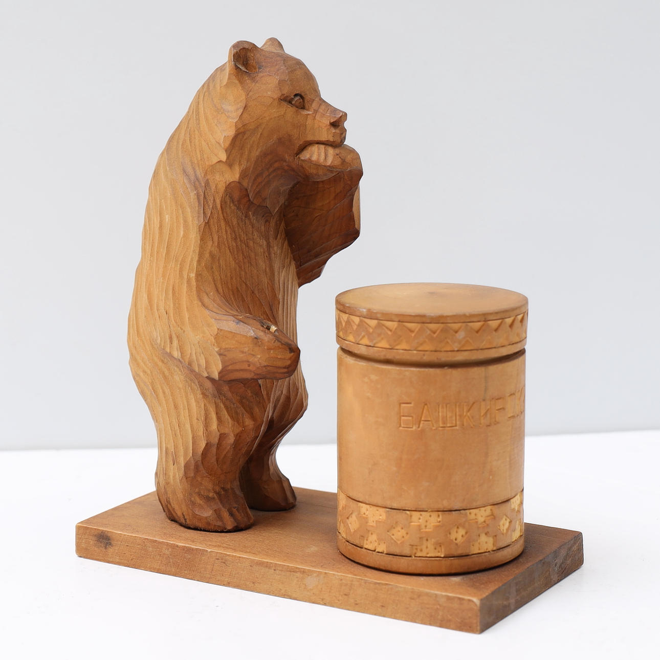 SCULPTURE, bear with barrel, Russia.
