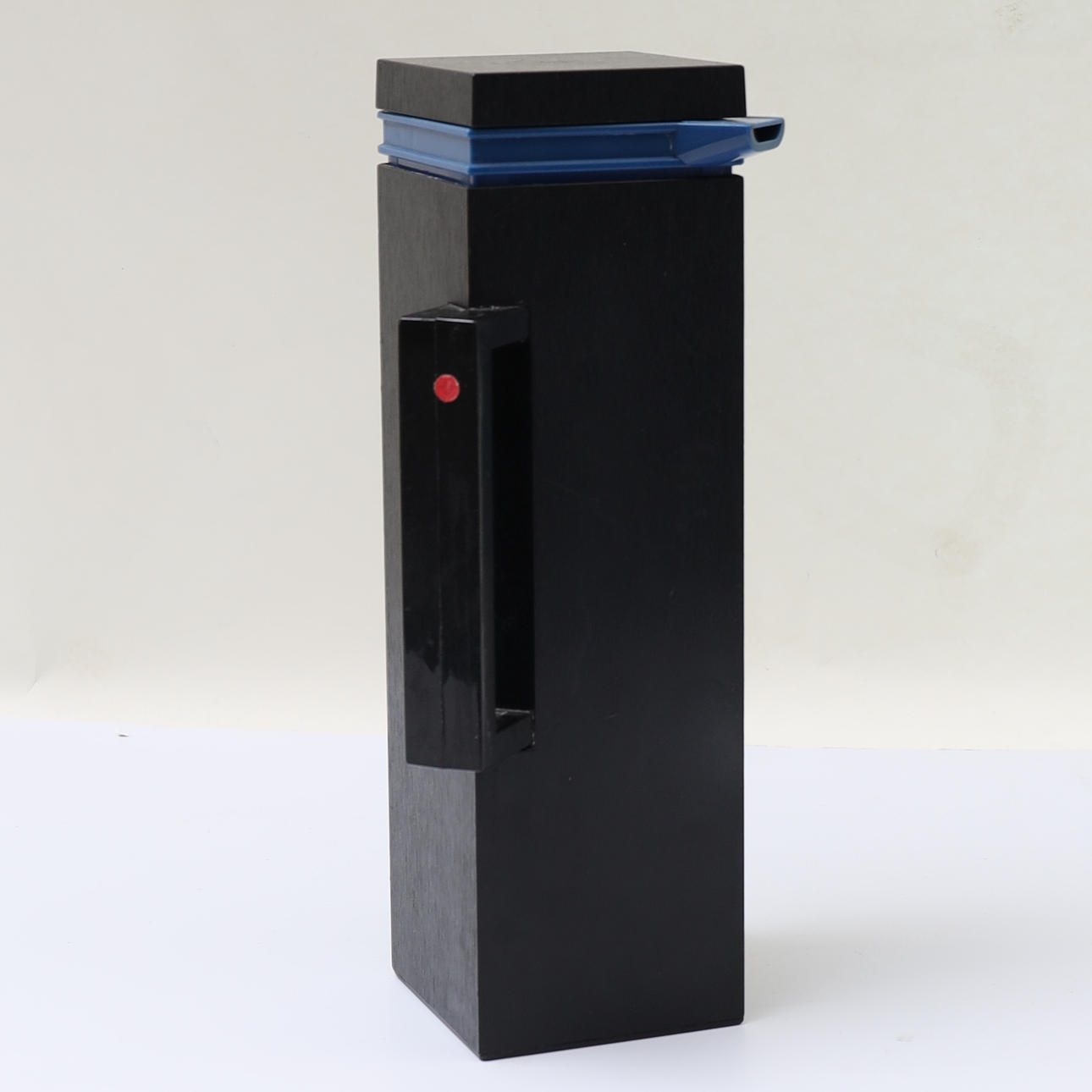 ARNE DARNELL. Thermos, “Quadrat”.