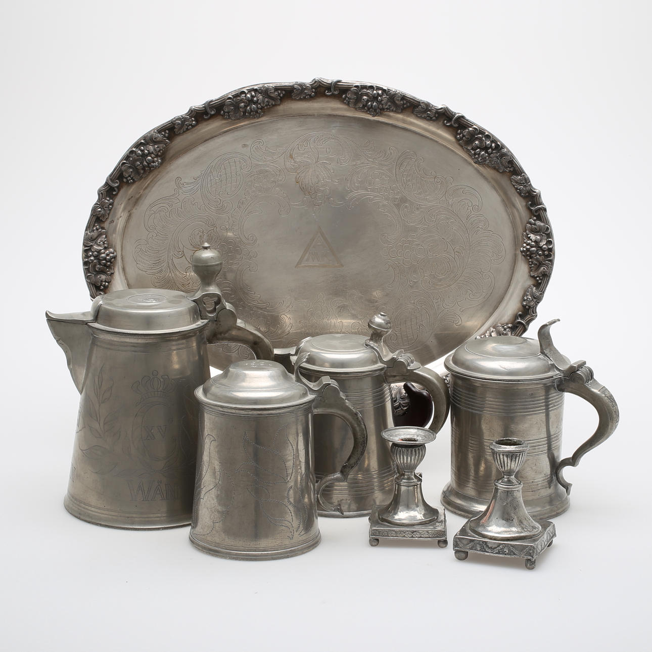 STOP, LJUSSTAKAR, tenn, 6 st, bl a Växjö 1852 samt BRICKA, nysilver.