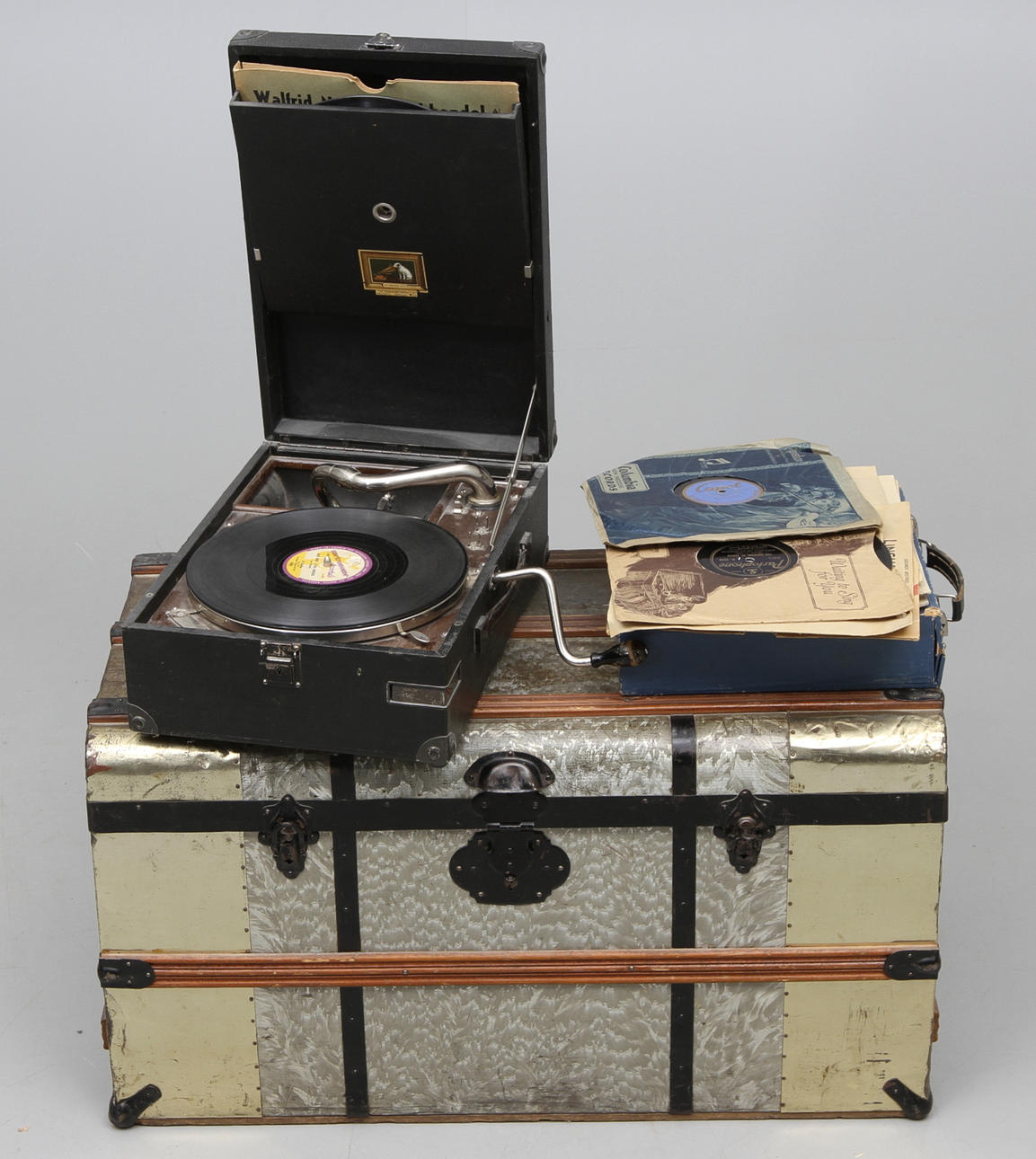 AMERIKAKOFFERT, samt RESEGRAMMOFON tidigt 1900-tal.