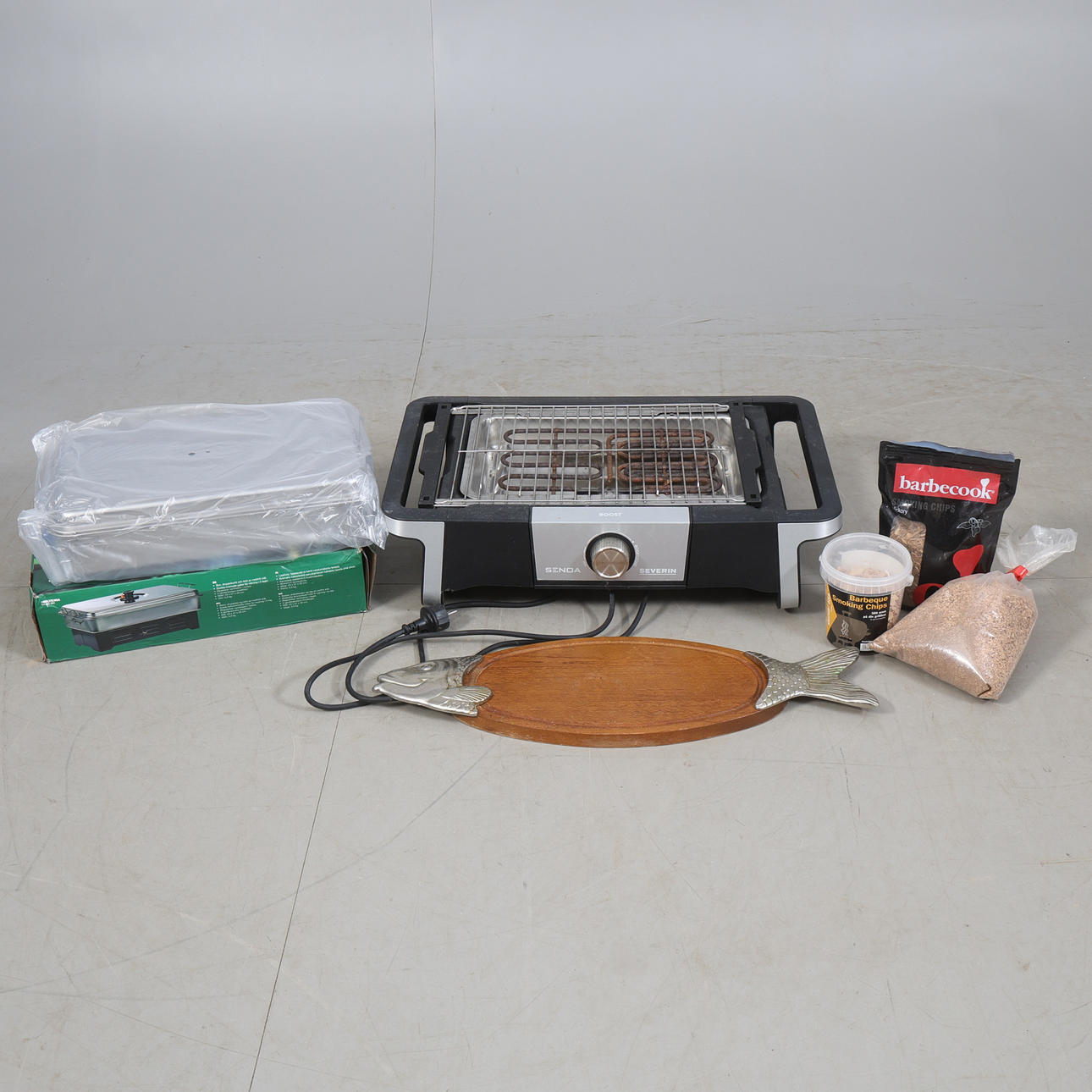 TABLE GRILL, SMOKEBOX, FISH DISH.