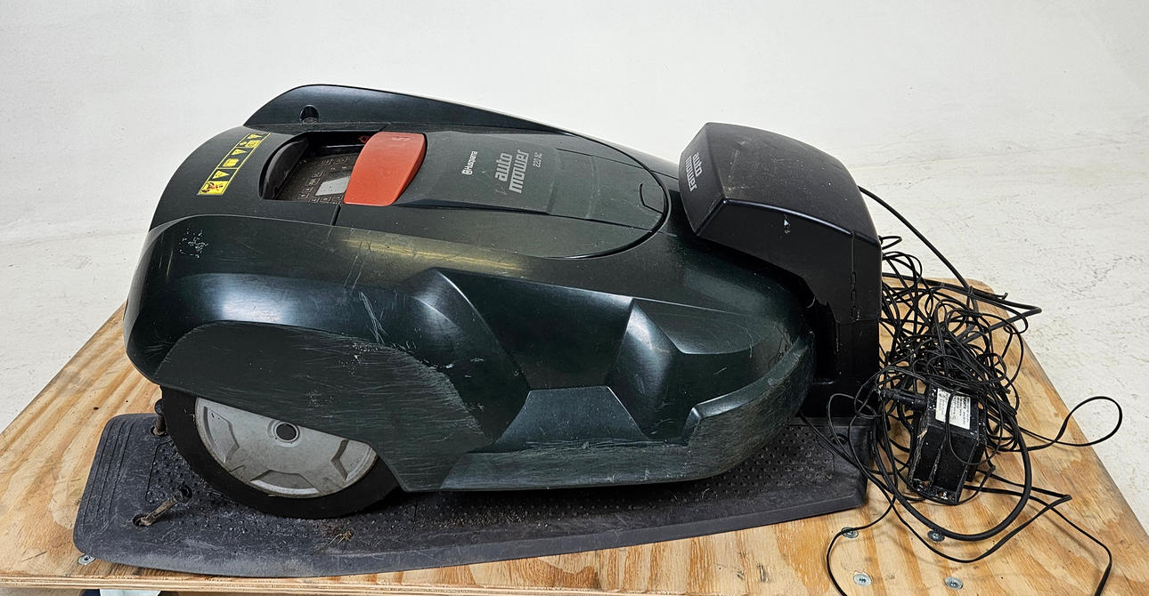 ROBOTGRÄSKLIPPARE, Husqvarna Automower 220 AC.