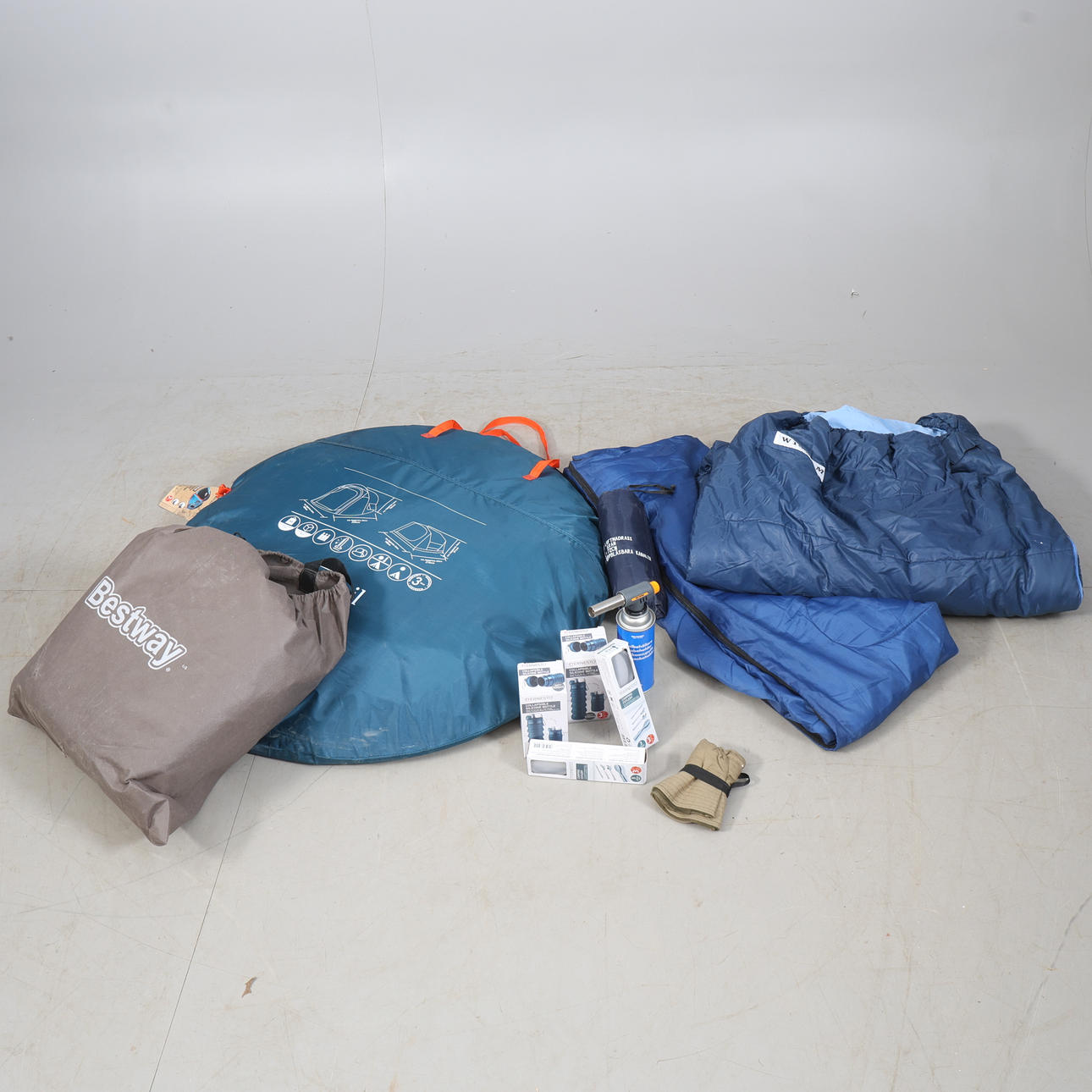 OUTDOOR EQUIPMENT, lot.