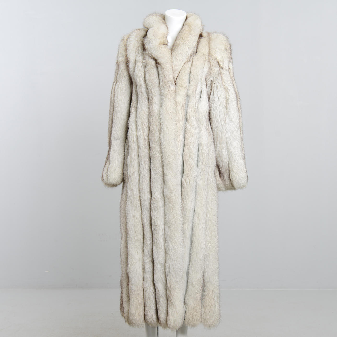 FUR COAT, fox, Saga Fox, size approx. 40.