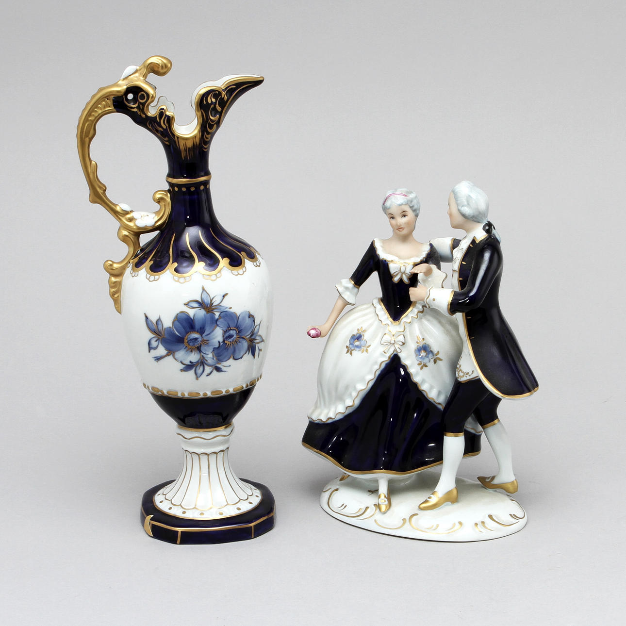 FIGURIN samt KANNA, porslin, Royal Dux, 1900-tal.