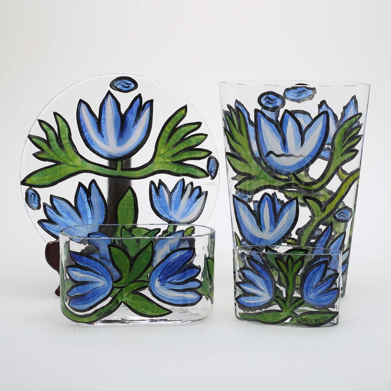 ULRICA HYDMAN VALLIEN. Konstglas, 4 delar, "Tulipa", Kosta Boda, 3 st signerade.