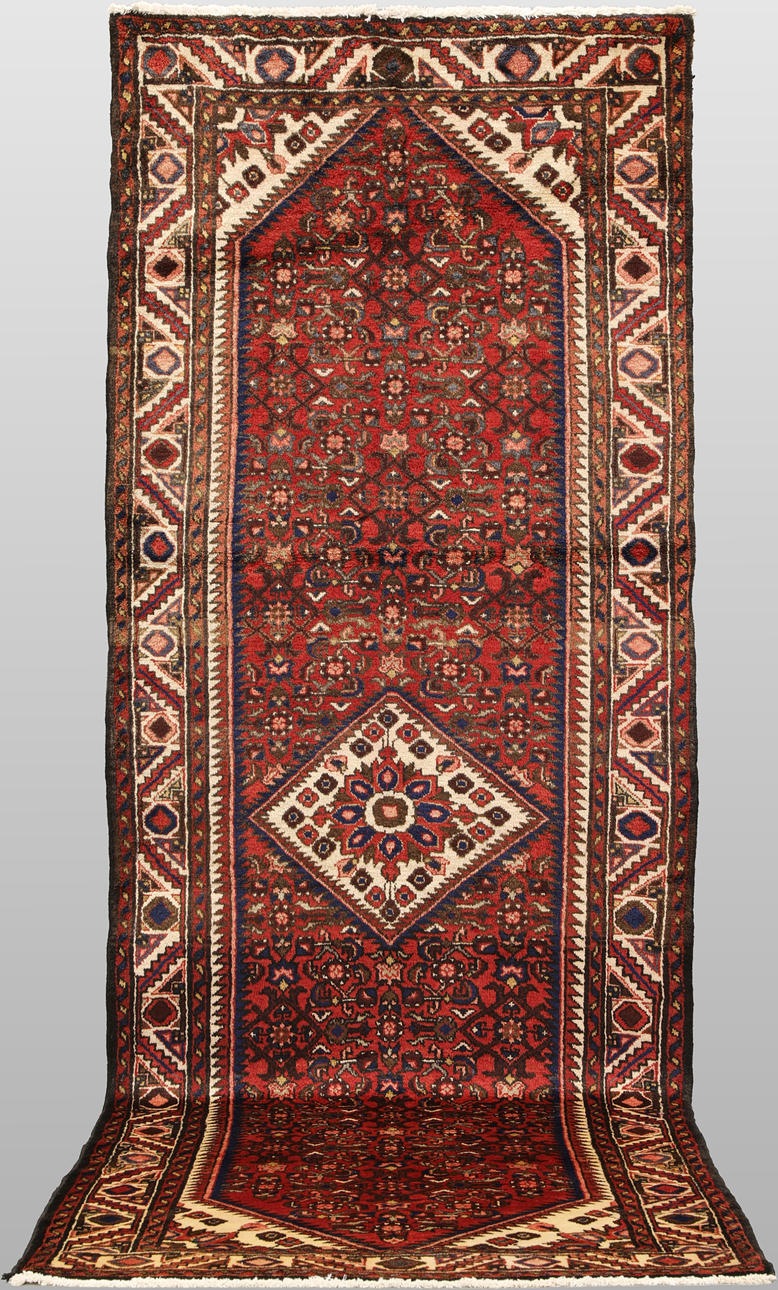 ORIENT CARPET. Hamada gallery model, 320 x 110 cm.