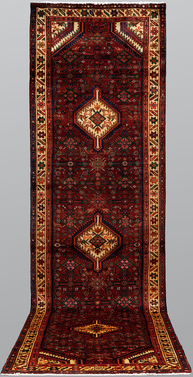 ORIENT CARPET. Hamada gallery model, 397 x 110 cm.