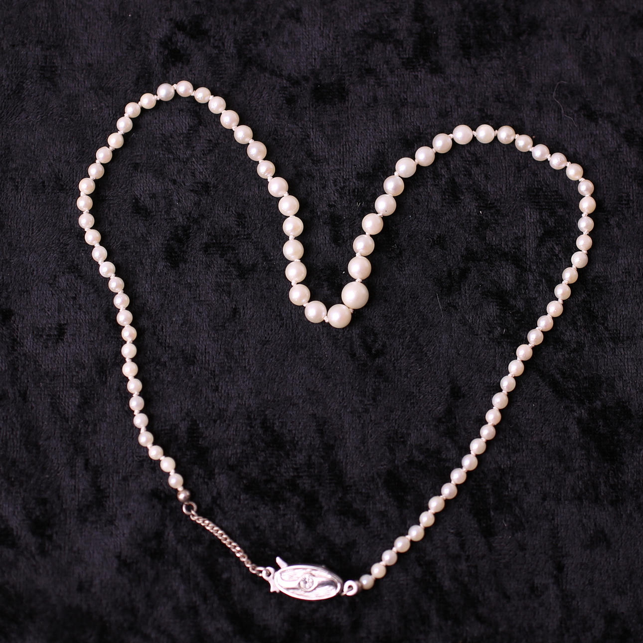 PÄRLHALSBAND, silverlås-925, odlade pärlor, 1900-tal.