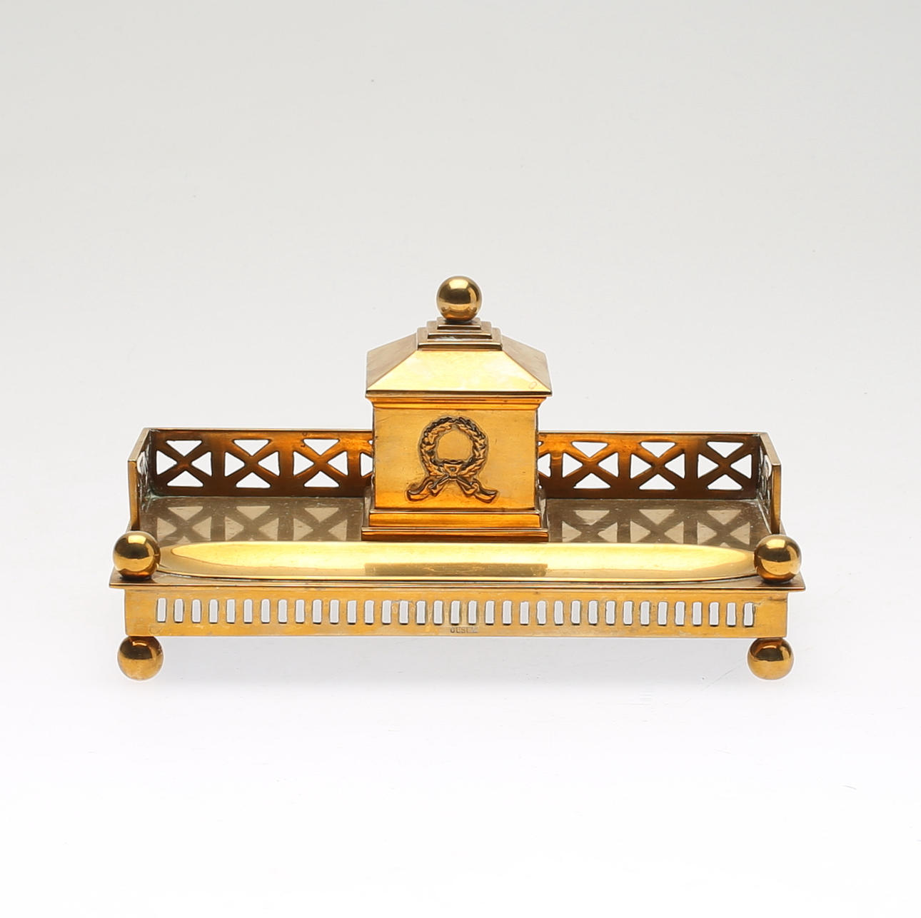 SKRIVSTÄLL, mässing, gustaviansk stil, Gusum, 1900-tal.