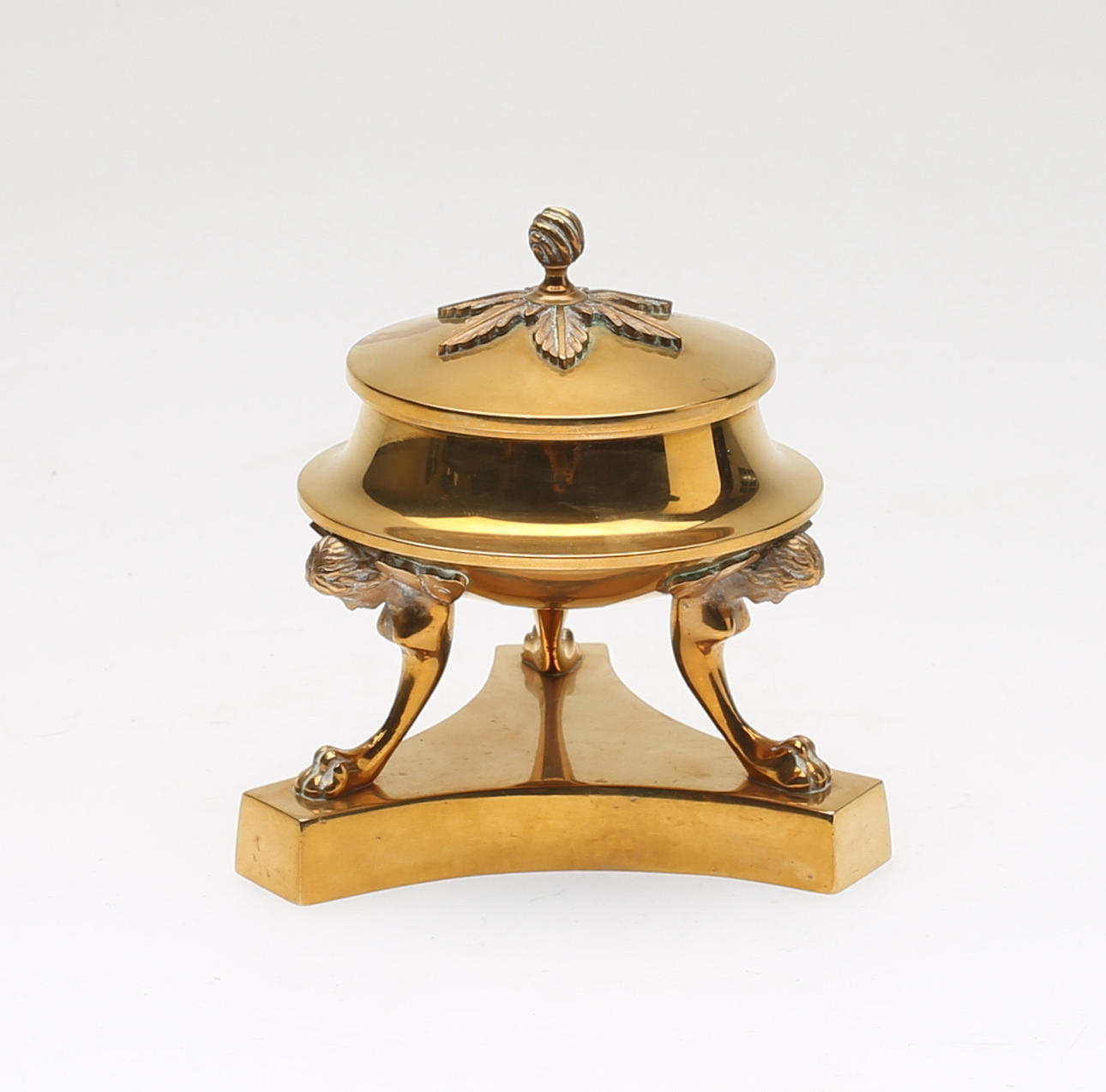 BLÄCKHORN, mässing, empirestil, Gusum, 1900-talets första hälft.