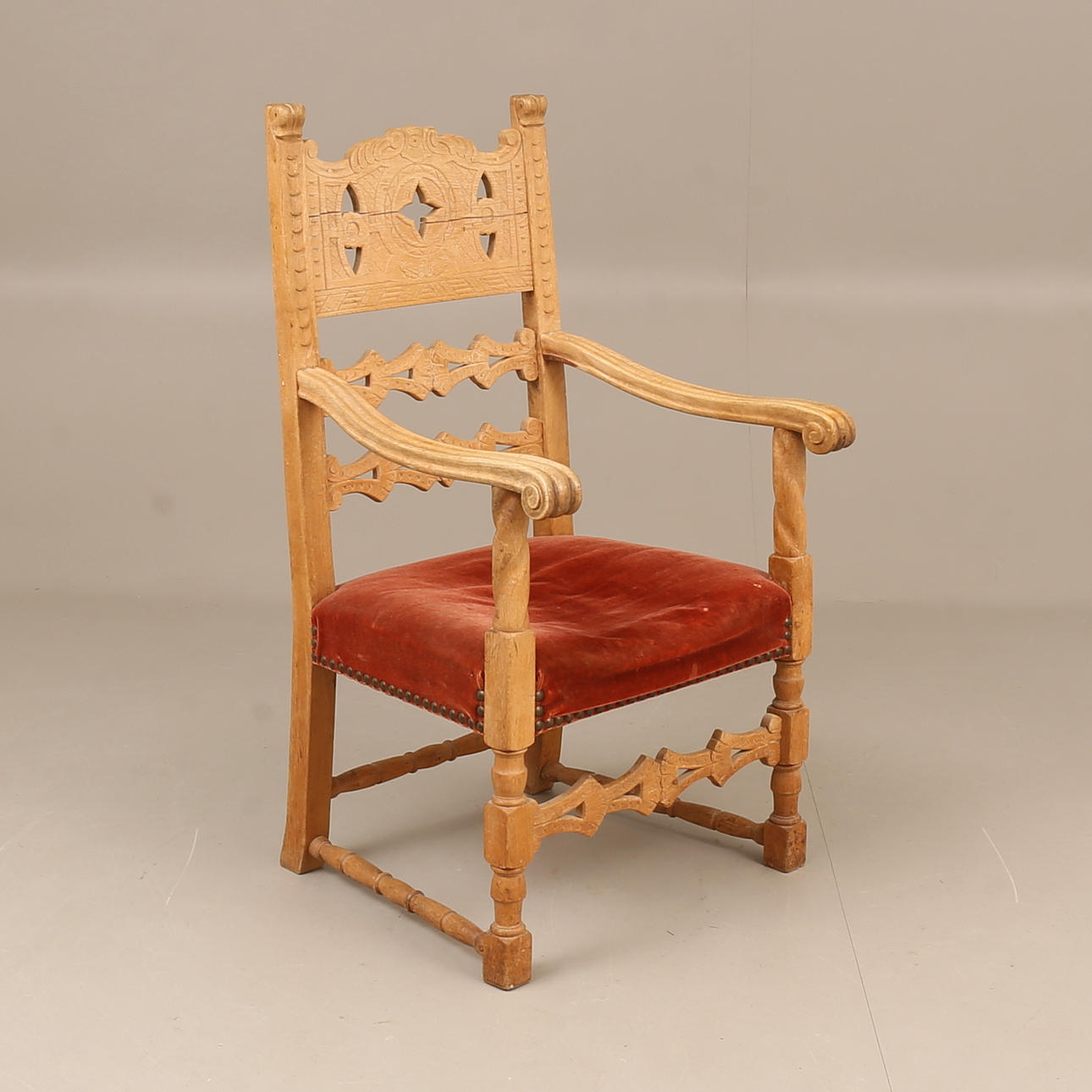 An oak armchair, 19th century.